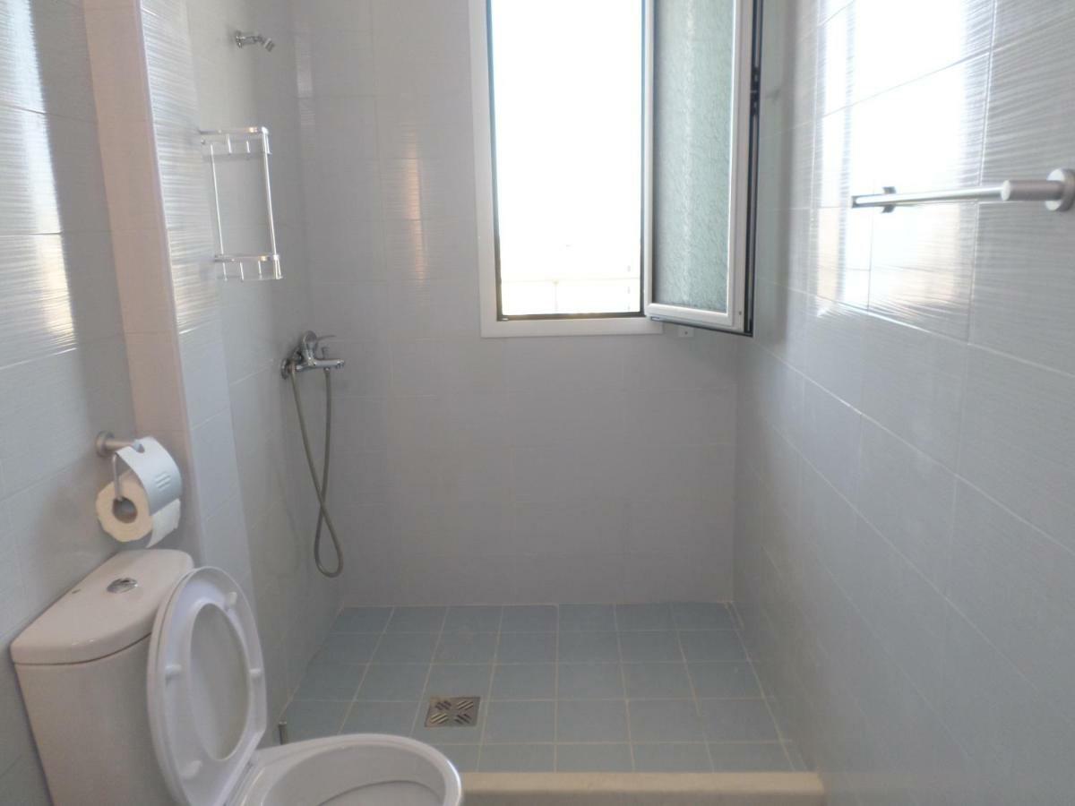 Lindita'S Seaview Appartment Vlorë Buitenkant foto