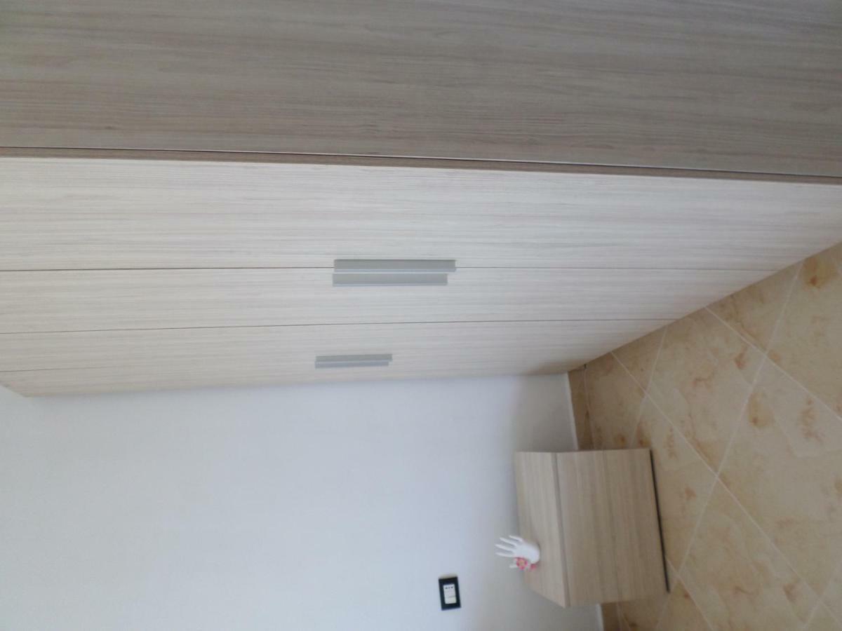 Lindita'S Seaview Appartment Vlorë Buitenkant foto