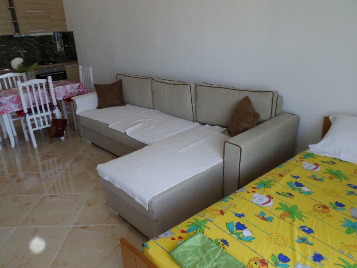 Lindita'S Seaview Appartment Vlorë Buitenkant foto
